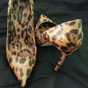 Dolce & Gabbana cheetah pointed toe pumps